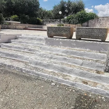 度假居 Trulli Amarena 2